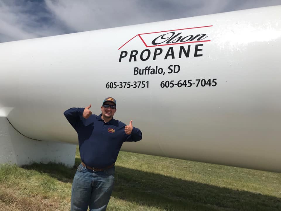 Olson Propane Employee Thumbs Up